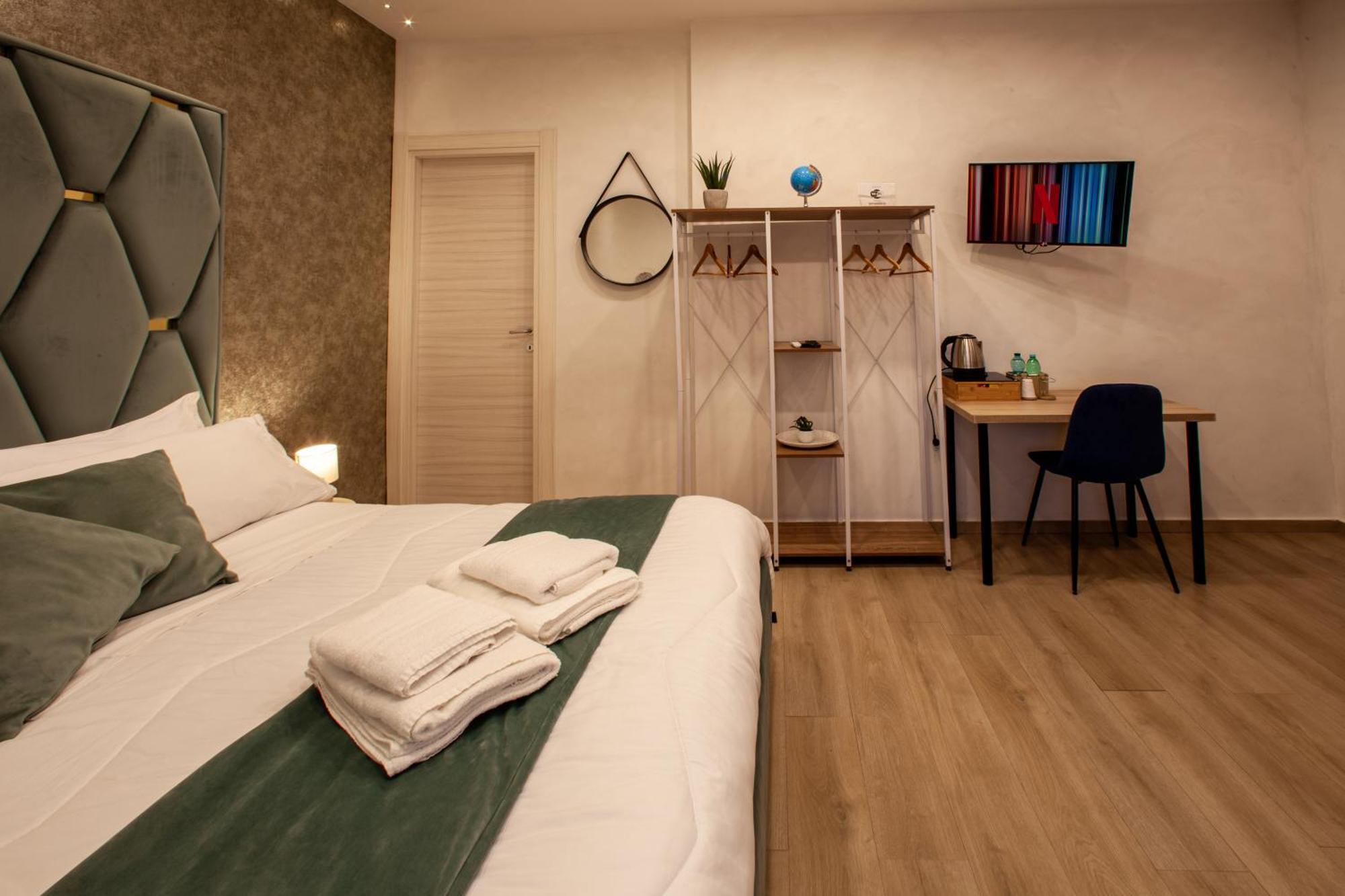 Easy Boarding Hotel Naples Room photo